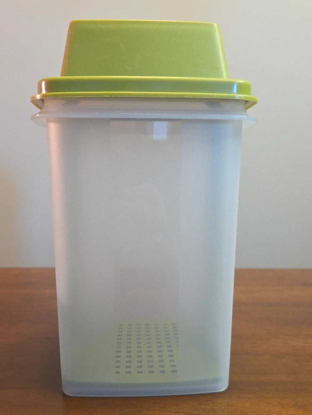Vintage Tupperware Pickle Keeper Container 1330-8 Avacado Green